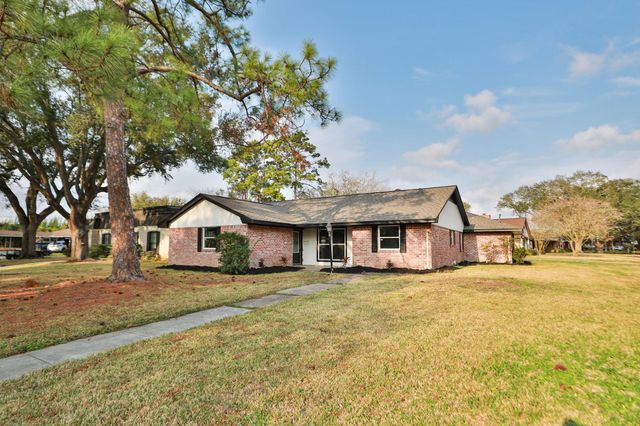 18111 Barbuda Lane, Houston, TX 77058