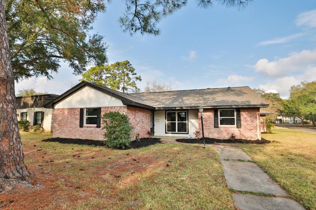 18111 Barbuda Lane, Houston, TX 77058