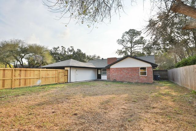 18111 Barbuda Lane, Houston, TX 77058