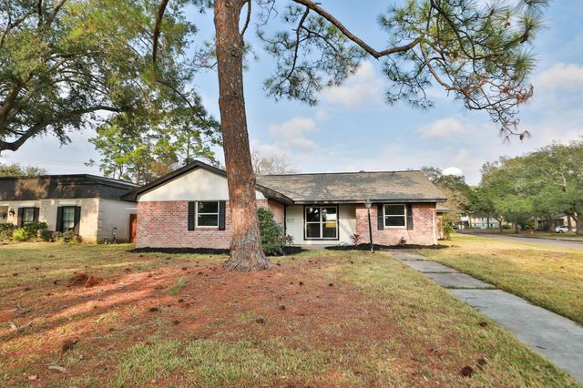 18111 Barbuda Lane, Houston, TX 77058