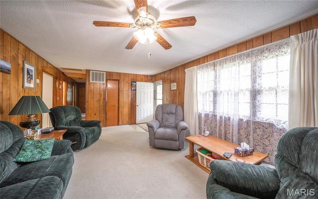 15216 Columbia Road, Dixon, MO 65459