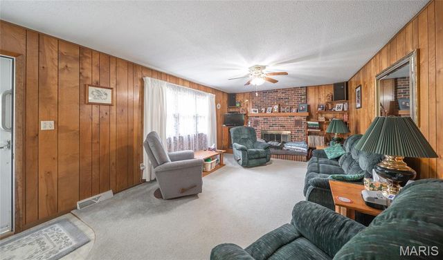 15216 Columbia Road, Dixon, MO 65459