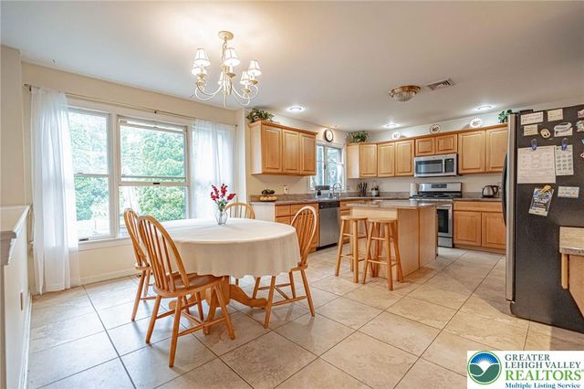 4426 Susan Drive, Bethlehem City, PA 18017