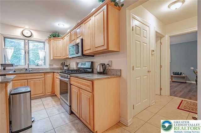 4426 Susan Drive, Bethlehem City, PA 18017