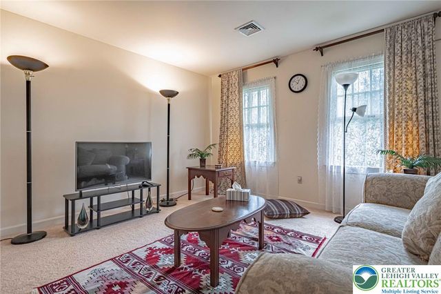 4426 Susan Drive, Bethlehem City, PA 18017