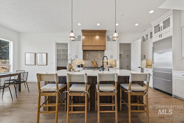 8049 Golden Hills Road, Nampa, ID 83686