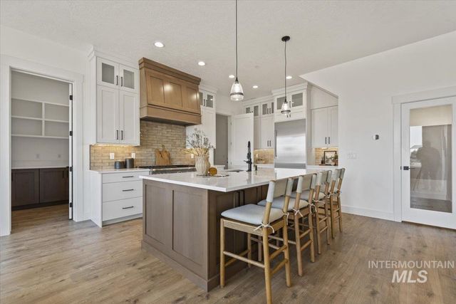 8049 Golden Hills Road, Nampa, ID 83686