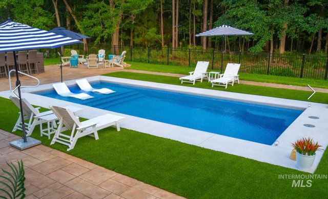 8049 Golden Hills Road, Nampa, ID 83686