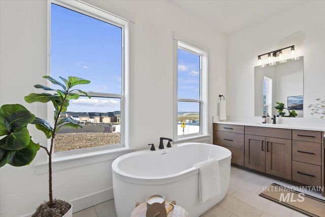 8049 Golden Hills Road, Nampa, ID 83686