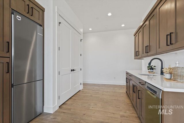 8049 Golden Hills Road, Nampa, ID 83686