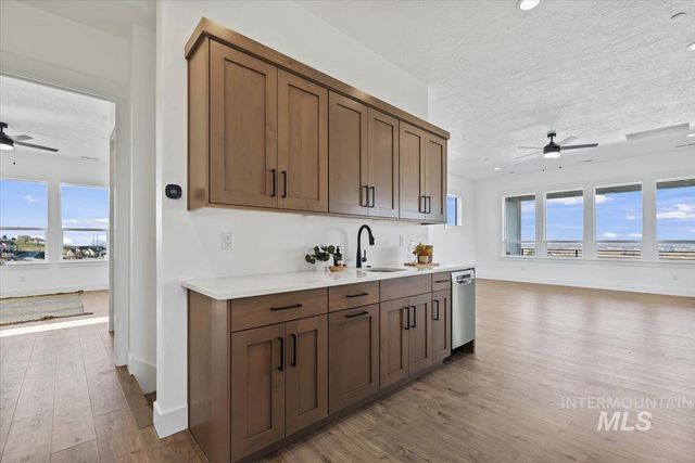 8049 Golden Hills Road, Nampa, ID 83686