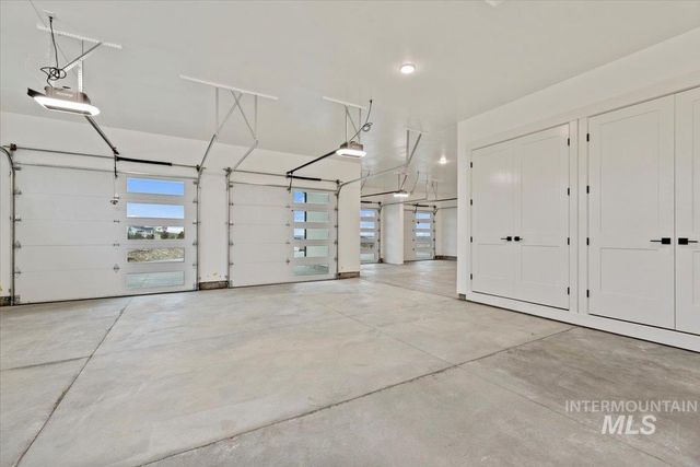 8049 Golden Hills Road, Nampa, ID 83686