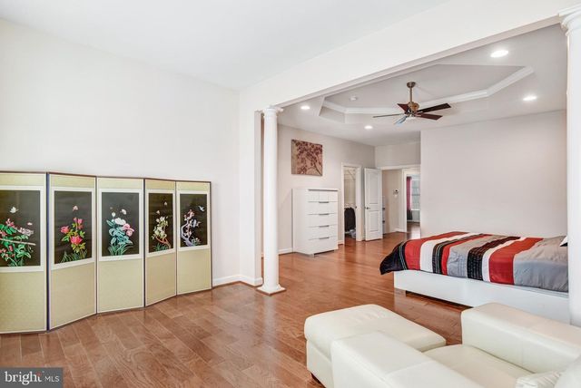 24944 EARLSFORD DR, Chantilly, VA 20152