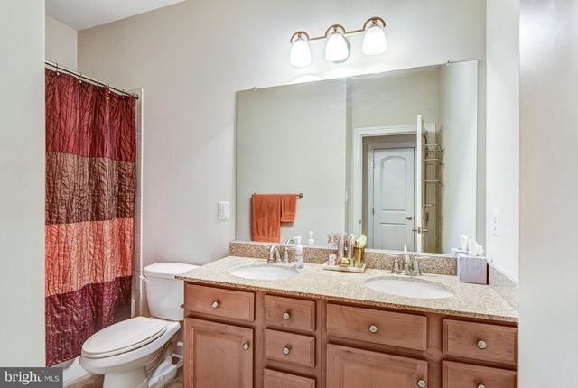 24944 EARLSFORD DR, Chantilly, VA 20152