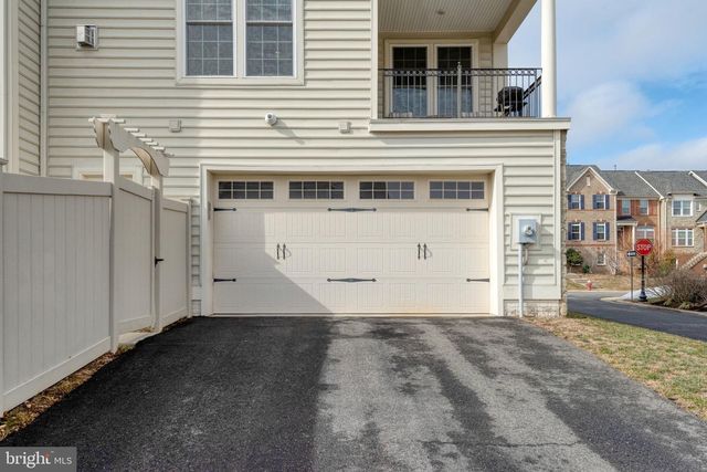 24944 EARLSFORD DR, Chantilly, VA 20152