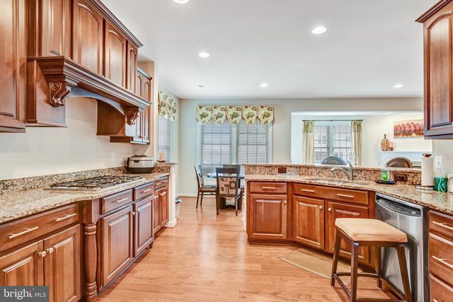 24944 EARLSFORD DR, Chantilly, VA 20152