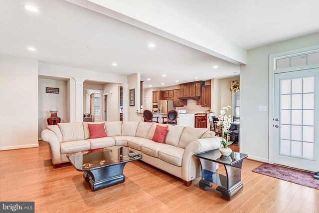 24944 EARLSFORD DR, Chantilly, VA 20152