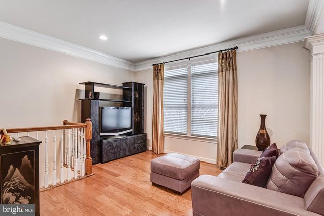 24944 EARLSFORD DR, Chantilly, VA 20152