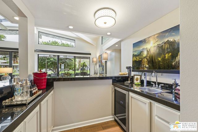 2194 S La Paz Way, Palm Springs, CA 92264