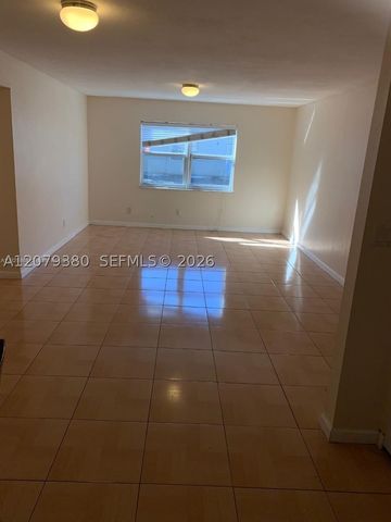 4524 SW 54th St 502-W, Dania Beach, FL 33314