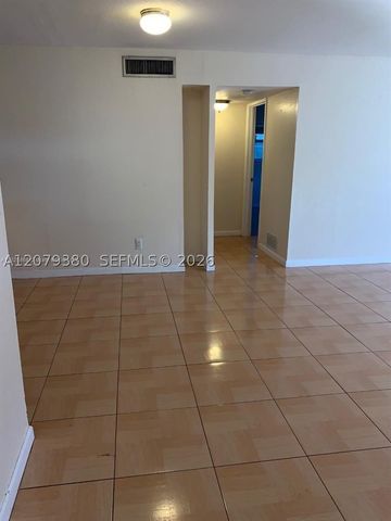 4524 SW 54th St 502-W, Dania Beach, FL 33314