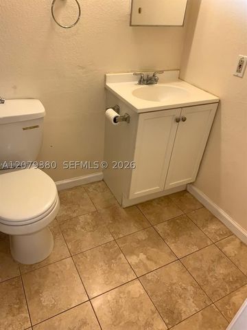 4524 SW 54th St 502-W, Dania Beach, FL 33314