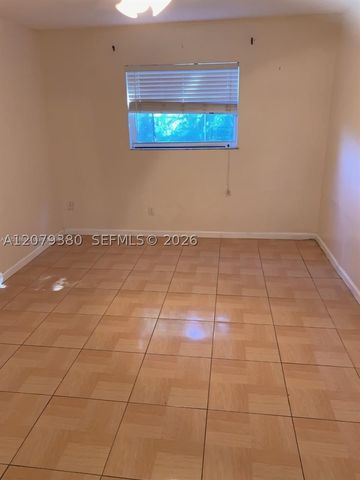 4524 SW 54th St 502-W, Dania Beach, FL 33314