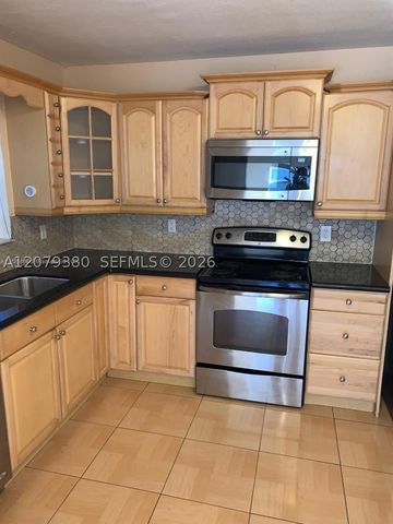 4524 SW 54th St 502-W, Dania Beach, FL 33314