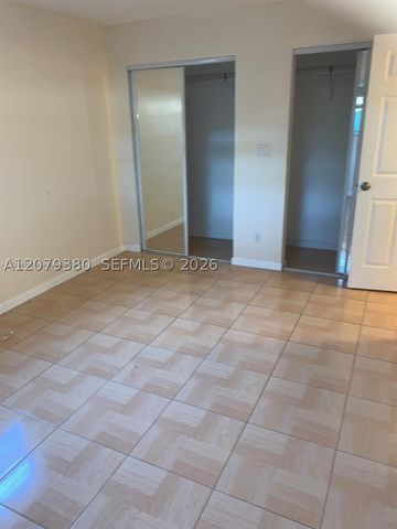 4524 SW 54th St 502-W, Dania Beach, FL 33314