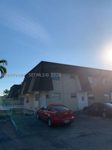 4524 SW 54th St 502-W, Dania Beach, FL 33314