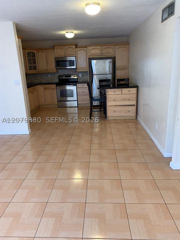 4524 SW 54th St 502-W, Dania Beach, FL 33314