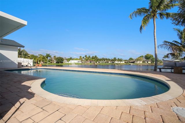 1310 SW 26th Avenue, Deerfield Beach, FL 33442