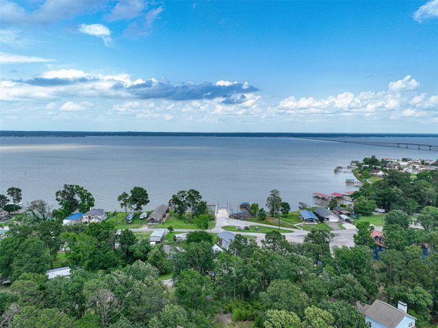 200 Canary Street, Point Blank, TX 77364