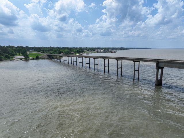 200 Canary Street, Point Blank, TX 77364