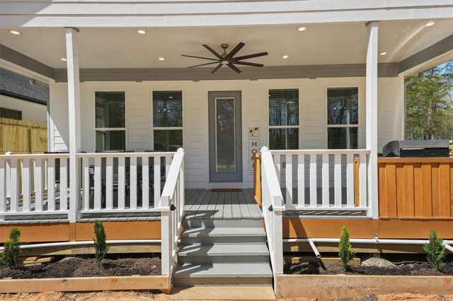 200 Canary Street, Point Blank, TX 77364