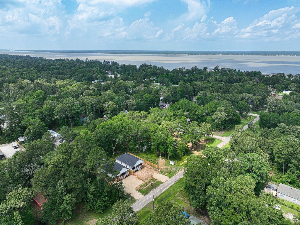 200 Canary Street, Point Blank, TX 77364