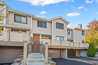 1024 Sussex Drive, Northbrook, IL 60062