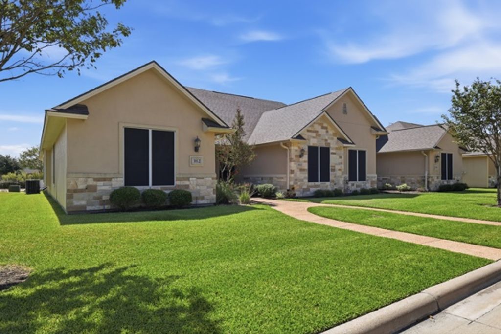 3810 Blackhawk Lane, College Station, TX 77845 — photo 2