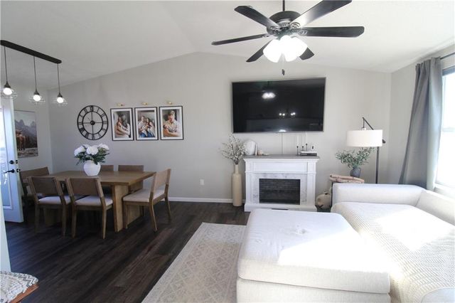 1719 Sunrise Drive, Warrensburg, MO 64093