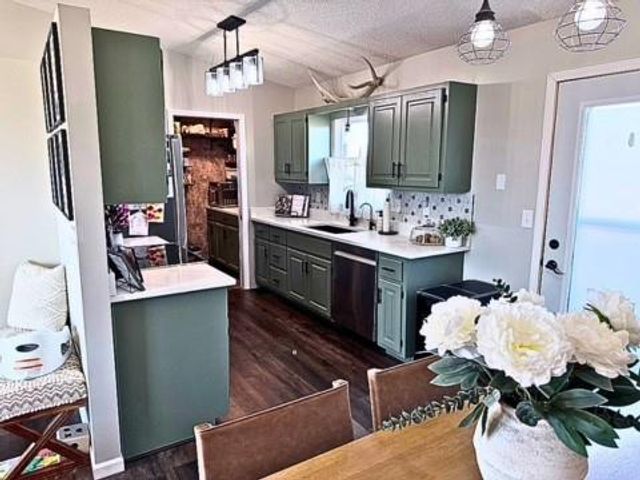 1719 Sunrise Drive, Warrensburg, MO 64093