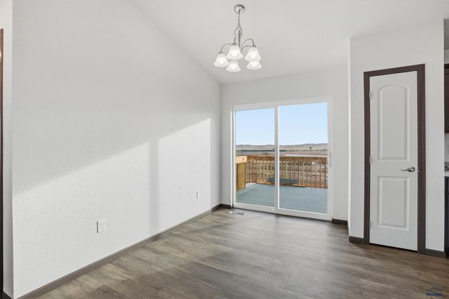 425 YELNER DR, Box Elder, SD 57719