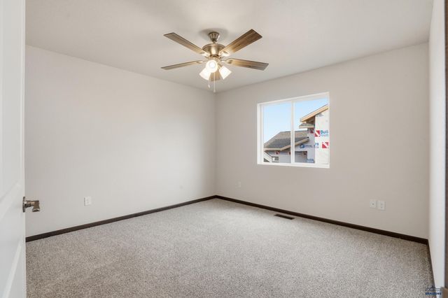 425 YELNER DR, Box Elder, SD 57719