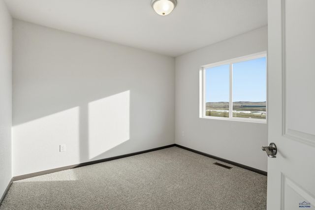 425 YELNER DR, Box Elder, SD 57719