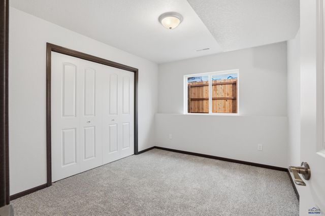 425 YELNER DR, Box Elder, SD 57719