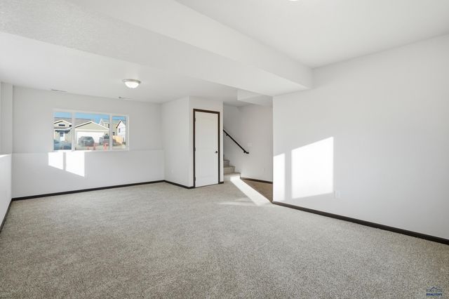 425 YELNER DR, Box Elder, SD 57719