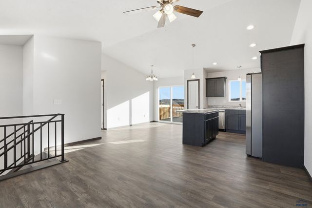 425 YELNER DR, Box Elder, SD 57719