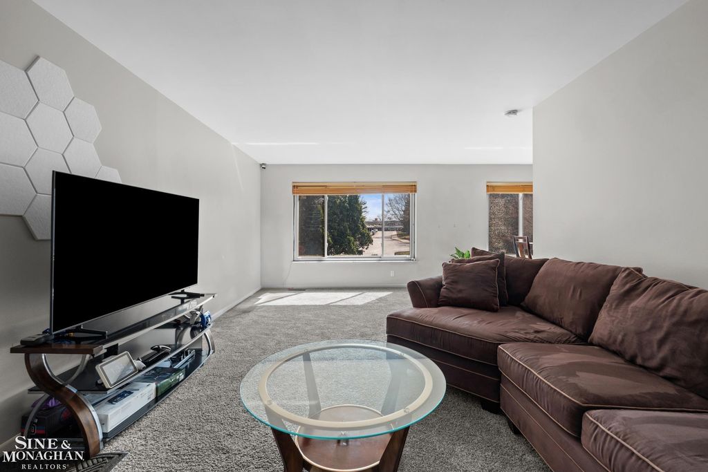 928 N Adams Road 4, Birmingham, MI 48009