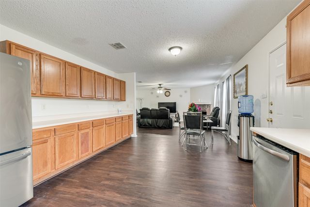 3016 Cesareo Drive, Grand Prairie, TX 75052