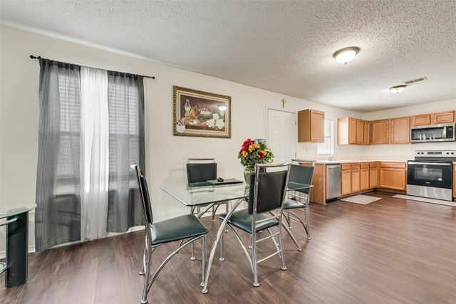 3016 Cesareo Drive, Grand Prairie, TX 75052