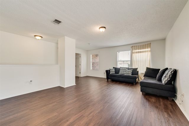 3016 Cesareo Drive, Grand Prairie, TX 75052